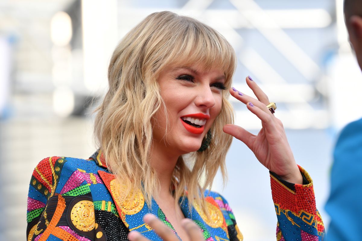 Taylor Swift to Present at Upcoming Rock & Roll Hall of Fame Ceremony