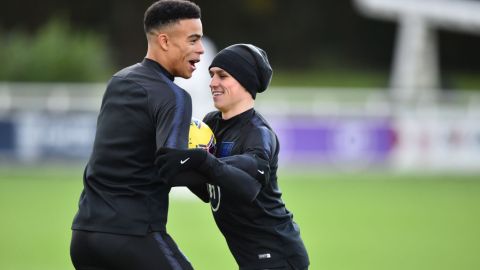 Mason Greenwood y Phil Foden en un entrenamiento con la selección inglesa.