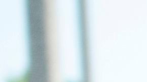 Un trabajador de la ciudad haciendo labores de limpieza tras una manifestación en junio de 2020.