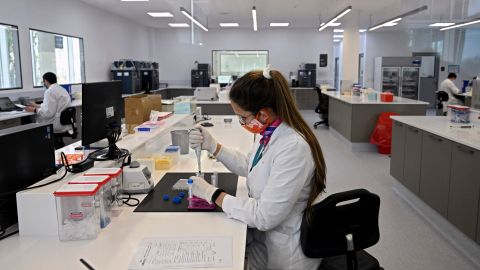 Argentina y México dijeron que distribuirían para Latinoamérica la vacuna de AstraZeneca.