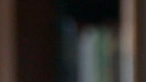 Bill Gates le hornea un pastel a Warren Buffet y le desea feliz cumpleaños 90