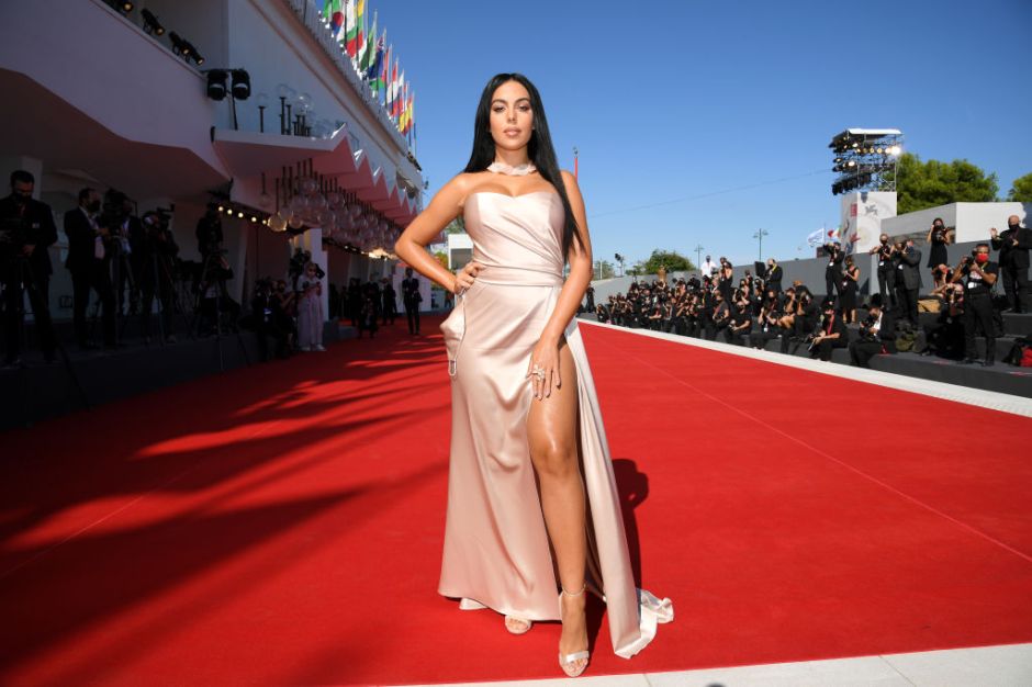 Georgina Rodríguez Luce Como Una Diosa Con Un Sensual Vestido En El Festival De Cine De Venecia 