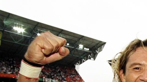 Luis Hernández con la selección mexicana.