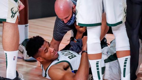 Giannis Antetokounmpo lesión