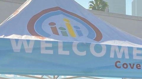 El primer grupo de vendedores ambulantes de CD1 recibió asesoría y ayuda monetaria. (Suministrada)