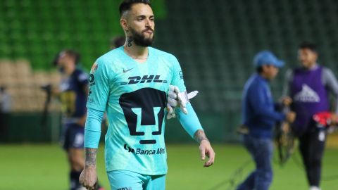 Alfredo Saldivar con los Pumas.