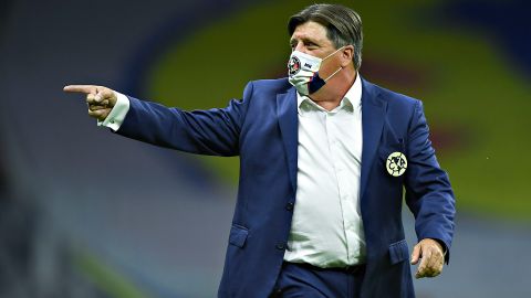 Miguel Herrera no hace caso a sus críticos.