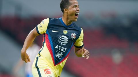 Giovani dos Santos celebrando su gol con América.