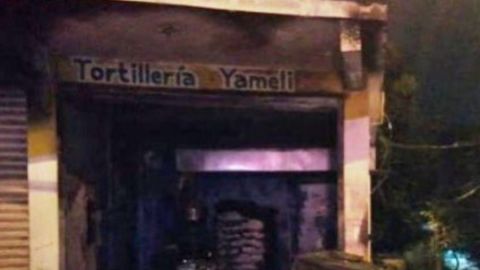 Narcos queman tortillería porque dueños no les pagaron extorsión