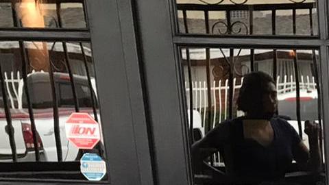 Wilbert Brizo enfrenta la posibilidad de ser desalojado por no pagar la renta. (Cortesía Mayra Todd)