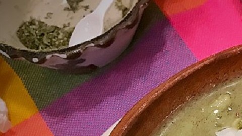 Los tres tipos de pozole más populares son el blanco, el rojo y el verde.