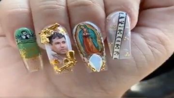 VIDEO: Mujer presume uñas con imagen del Chapo Guzmán y Virgen de Guadalupe
