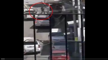 VIDEO: Policías así abatieron a 2 criminales que los atacaron a balazos
