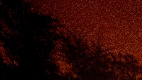 Hasta este martes lo bomberos no han logrado contener el Creek Fire.