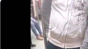 El sujeto viajó en el vagón exclusivo para mujeres.