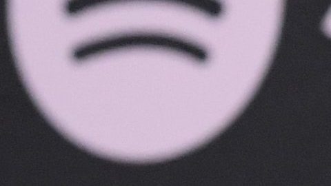 ashley tisdale autos