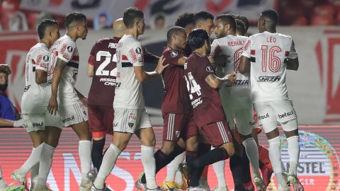 Las broncas son frecuentes en el fútbol brasileño.