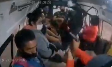 Son frecuentes los asaltos en transporte público en el Estado de México.