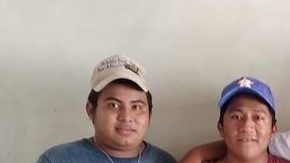 El joven compartió su triunfo con sus excompañeros de obra.