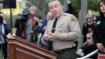 El sheriff Alex Villanueva da un sumario del crimen en Los Ángeles.  (Getty Images)