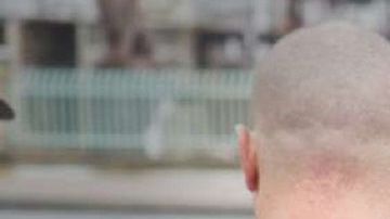 Foto de archivo de agentes de ICE arrestando a inmigrantes.