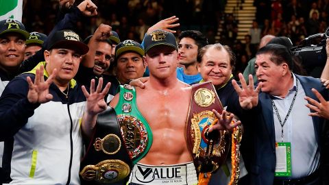 Canelo Álvarez sumó a su legendaria carrera.