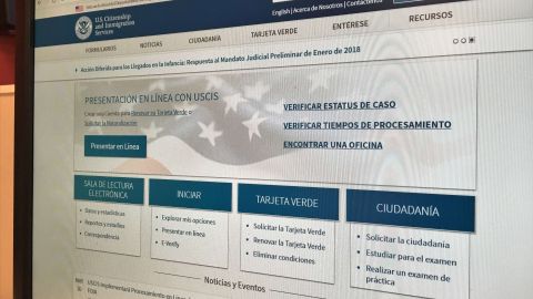 USCIS sugiere revisar constantemente su página web.