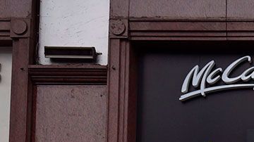 El primer McDonald's de China abrió sus puertas en 1990.