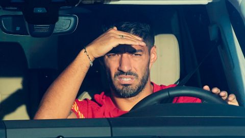 Luis Suárez sigue asistiendo a los entrenamientos con el FC Barcelona.