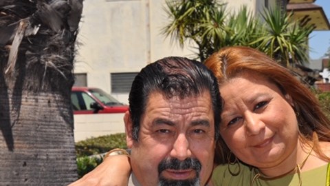 René Beltrán y su hermana Imelda. Él perdió la vida a causa de COVID-19.