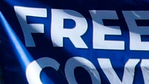 La media de nuevos casos diario fue de más de 75,000 la semana pasada.