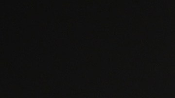 Un hombre es lavado con agua después de recibir gas pimienta durante una manifestación. Archivo