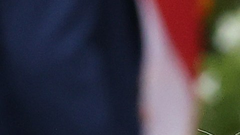 Ni Conway, ni Barr ni la mayoría de asistentes llevaba mascarilla.