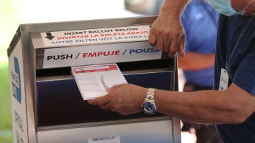 A inicios de ésta semana aparecieron urnas de votación no oficiales en California.