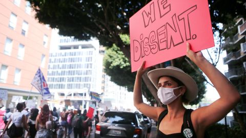 Una Marcha de Mujeres en defensa de sus derechos, el 17 de octubre de 2020 en Los Ángeles, California.