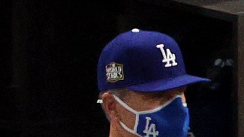 Cody Bellinger celebrando su home run ante Tampa Bay Rays.