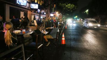 En Los Ángeles, cenar al aire libre podría convertirse en una opción permanente