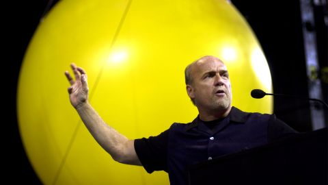 El Pastor Greg Laurie confirmó que tiene coronavirus y que se infectó en la Casa Blanca.