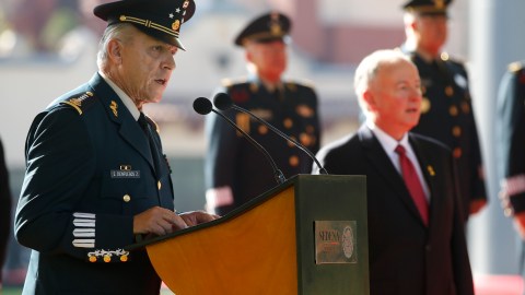 El general Salvador Cienfuegos será trasladado a Nueva York.