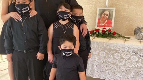 Este Acción de Gracias, los hijos de Brenda López echaran muchos e menos su partida a causa de COVID-19. (Cortesía Juan José Martínez)