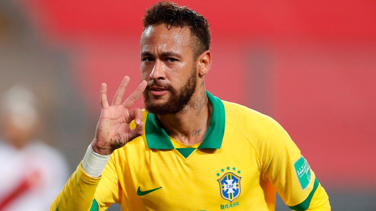 Neymar alcanzó este martes los 64 goles con la selección brasileña.