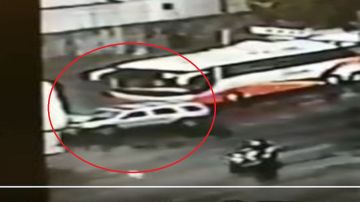VIDEO: Captan momento en que funcionario es asesinado por motosicarios