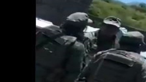 VIDEO: Difunden supuesta reunión de sicarios de los Chapitos con militares mexicanos
