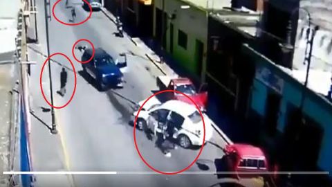 VIDEO: Sicarios chocan vehículos y luego se enfrentan a balazos