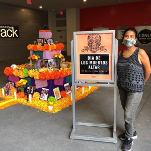 Un altar de muertos para los caídos por COVID-19, que inspira a los vivos