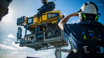 Los científicos utilizaron un robot submarino para filmar el enorme arrecife al norte de la costa australiana