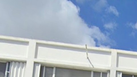 Exterior del centro médico en Miami donde una enfermera acusa a un doctor de infectarla con coronavirus.