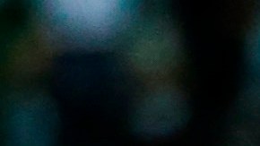 En 2016, los "ojeadores" del Atlético de Madrid se fijaron en un joven de 19 años: Diogo Jota, que despuntaba en el modesto club del Paços de Ferreira, y lo compraron por $7.7 millones de dólares. Hoy, tras ser descartado por Simeone en 2018, triunfa en la Premier y hace olvidar a Ronaldo en la selección lusa. Cuando tenía 19 años, en la temporada 2016-2017, lo adquirió el club colchonero y jugó cedido en el Oporto, que entrenaba Nuno Espírito Santo.A su corta edad, allí se hizo un hueco y se convirtió en una de las sensaciones del fútbol portugués durante esa campaña, especialmente por su habilidad a la hora de construir fútbol ofensivo y por su capacidad de definir con la zurda, a pesar de ser diestro. En 2016 recordaba que su fútbol nació en la calle y mostraba su personalidad al asegurar que no se comparaba con ningún otro jugador, ya que tenía "estilo propio". En el verano de 2017, al igual que en 2016, volvió a hacer parte de la pretemporada a las órdenes de Diego Simeone, donde tuvo especial relación con Griezmann, Koke, el brasileño Filipe Luis o el portugués Tiago. Sin embargo, el técnico argentino no lo vio claro y lo volvió a ceder, por lo que Nuno Espíritu Santo, que había dejado el Oporto, lo repescó para el Wolverhampton, donde arrancaba un ambicioso proyecto para consolidarse en la Premier inglesa. Allí, Diogo Jota comenzó un idilio con Inglaterra y con la afición del Wolves, que enloquecía con el joven futbolista luso, equipo que lo compró en unos $22 millones. Los Lobos lograrían revalorizar a un joven jugador que cada vez tenía más galones y que el pasado verano se convirtió en el deseado de Jürgen Klopp, por lo que el Liverpool desembolsó 43 millones de euros para que Diogo Jota formara parte de "los red". Mientras el Atlético de Madrid desembolsaba en el verano de 2019 casi $140 millones por João Félix. El destino y el positivo de covid de Cristiano Ronaldo hicieron que João Félix y Diogo Jota formaran el ataque de la selección de Portugal que venció a Suecia por 3-0. El primer gol lo anotó Bernardo Silva tras asistencia de Diogo Jota. El segundo lo anotó el propio Jota, que asumió la presión de ser el sustituto del astro portugués. Con 2-0 en el marcador, João Félix falló una clara delante del portero y a los pocos minutos Jota no perdonó tras una jugada por la izquierda en la que se zafó de dos defensores y marcó de libro para sellar el 3-0 definitivo y convertirse en un nuevo héroe de la afición portuguesa.