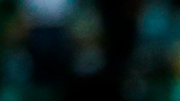 En 2016, los "ojeadores" del Atlético de Madrid se fijaron en un joven de 19 años: Diogo Jota, que despuntaba en el modesto club del Paços de Ferreira, y lo compraron por $7.7 millones de dólares. Hoy, tras ser descartado por Simeone en 2018, triunfa en la Premier y hace olvidar a Ronaldo en la selección lusa. Cuando tenía 19 años, en la temporada 2016-2017, lo adquirió el club colchonero y jugó cedido en el Oporto, que entrenaba Nuno Espírito Santo.A su corta edad, allí se hizo un hueco y se convirtió en una de las sensaciones del fútbol portugués durante esa campaña, especialmente por su habilidad a la hora de construir fútbol ofensivo y por su capacidad de definir con la zurda, a pesar de ser diestro. En 2016 recordaba que su fútbol nació en la calle y mostraba su personalidad al asegurar que no se comparaba con ningún otro jugador, ya que tenía "estilo propio". En el verano de 2017, al igual que en 2016, volvió a hacer parte de la pretemporada a las órdenes de Diego Simeone, donde tuvo especial relación con Griezmann, Koke, el brasileño Filipe Luis o el portugués Tiago. Sin embargo, el técnico argentino no lo vio claro y lo volvió a ceder, por lo que Nuno Espíritu Santo, que había dejado el Oporto, lo repescó para el Wolverhampton, donde arrancaba un ambicioso proyecto para consolidarse en la Premier inglesa. Allí, Diogo Jota comenzó un idilio con Inglaterra y con la afición del Wolves, que enloquecía con el joven futbolista luso, equipo que lo compró en unos $22 millones. Los Lobos lograrían revalorizar a un joven jugador que cada vez tenía más galones y que el pasado verano se convirtió en el deseado de Jürgen Klopp, por lo que el Liverpool desembolsó 43 millones de euros para que Diogo Jota formara parte de "los red". Mientras el Atlético de Madrid desembolsaba en el verano de 2019 casi $140 millones por João Félix. El destino y el positivo de covid de Cristiano Ronaldo hicieron que João Félix y Diogo Jota formaran el ataque de la selección de Portugal que venció a Suecia por 3-0. El primer gol lo anotó Bernardo Silva tras asistencia de Diogo Jota. El segundo lo anotó el propio Jota, que asumió la presión de ser el sustituto del astro portugués. Con 2-0 en el marcador, João Félix falló una clara delante del portero y a los pocos minutos Jota no perdonó tras una jugada por la izquierda en la que se zafó de dos defensores y marcó de libro para sellar el 3-0 definitivo y convertirse en un nuevo héroe de la afición portuguesa.