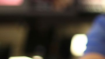 Cuando un cliente pide un recibo, activa las señales de alerta de los empleados del restaurante.
